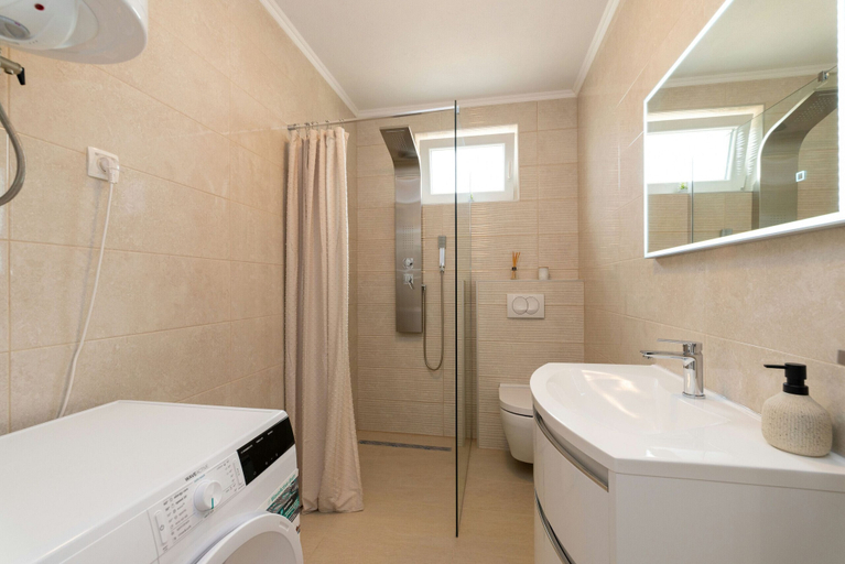 Bathroom 3, Villa Zrilić, Benkovac