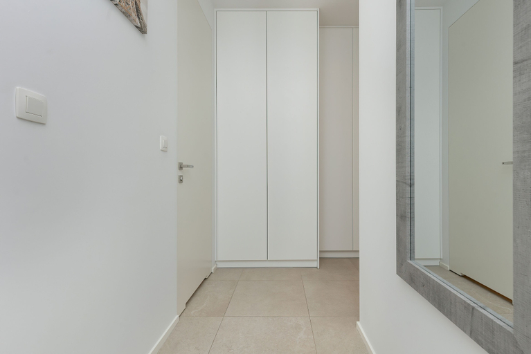 Others 5, Apartment Cybernetyki 15 by Renters, Warsaw