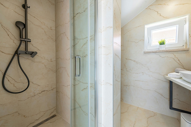 Bathroom 3, Villa Pezer, Benkovac