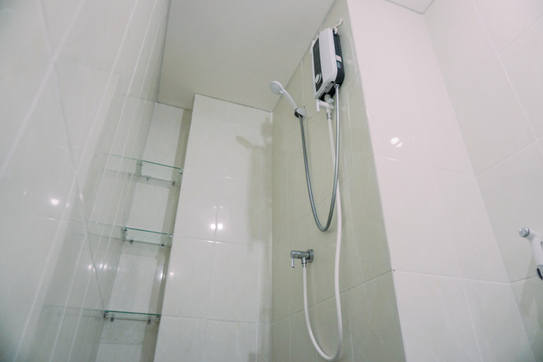 Bathroom 5, Good Choice 2BR Apartment M-Town Residence By Travelio, Tangerang