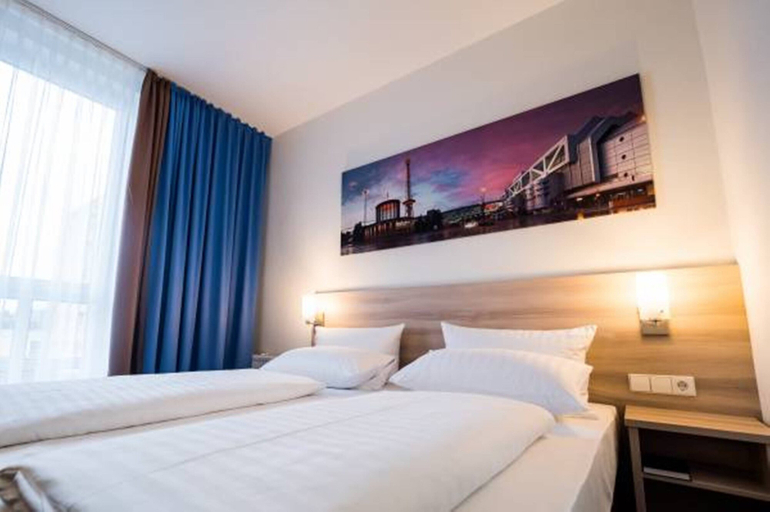 Bedroom 4, PLAZA INN Berlin Charlottenburg, Berlin