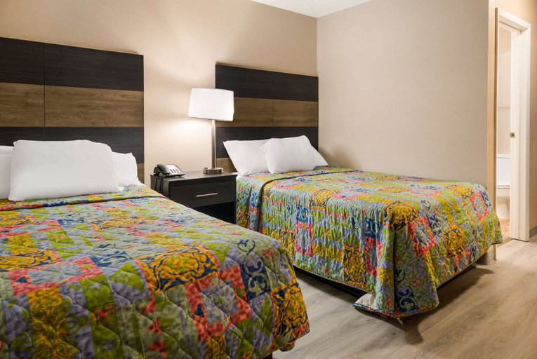 Bedroom 4, Knights Inn Grand Rapids, Kent