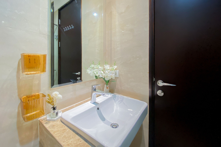 Bathroom 18