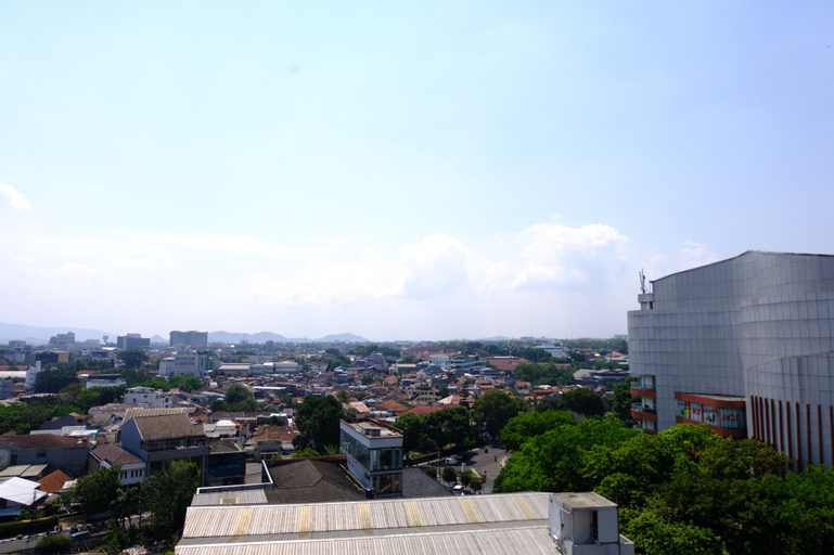 Exterior & Views, Homey 2Br At Apartment Tamansari La Grande, Bandung