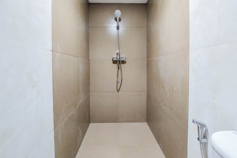 Bathroom 2, Nice And Homey 3Br Tamansari Bintaro Masion Apartment, Tangerang Selatan