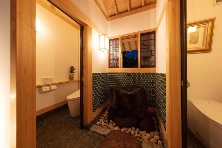 Bathroom 2, B93-2 Large traditional House Near NaritaAP/outlet, Kōzaki
