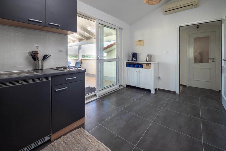 Others 4, Apartments Domic, Medulin