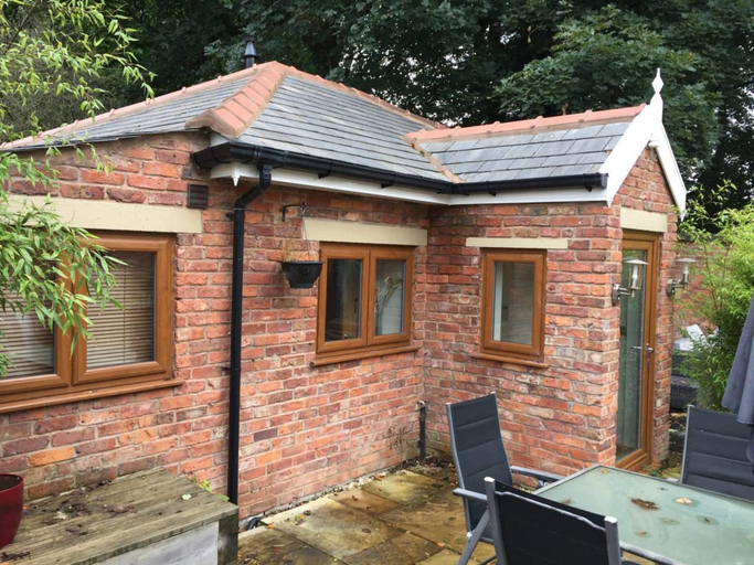 Exterior & Views 2, Luxury 1bedroom Lodge in Prestwich, Bury