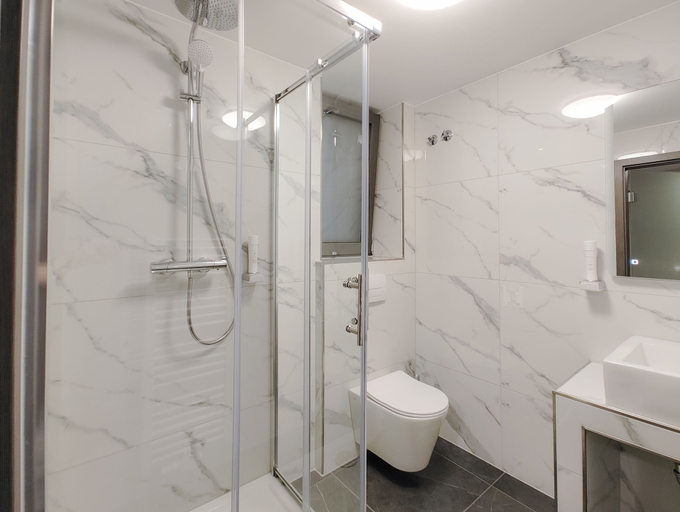 Bathroom 3, ASD Hotel, Esslingen