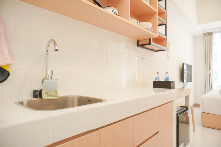 Others 4, Comfy and Enjoy Studio at Tokyo Riverside PIK 2 Apartment By Travelio, Tangerang
