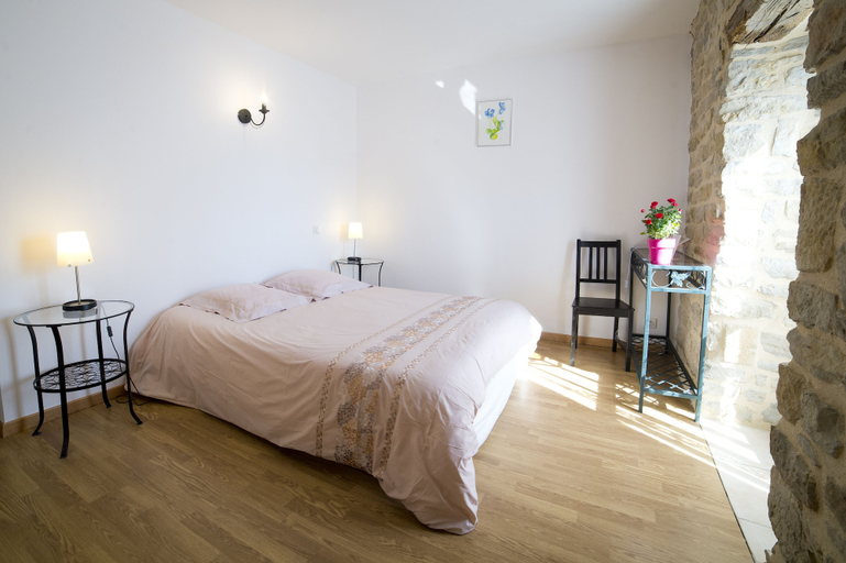 Bedroom 3, Chambres d'hôtes - Entre Dolmens et Fontaines, Aveyron