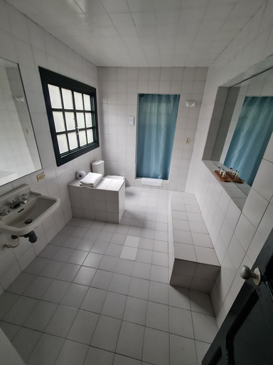 Bathroom 2, Hacienda Suescun, Nobsa
