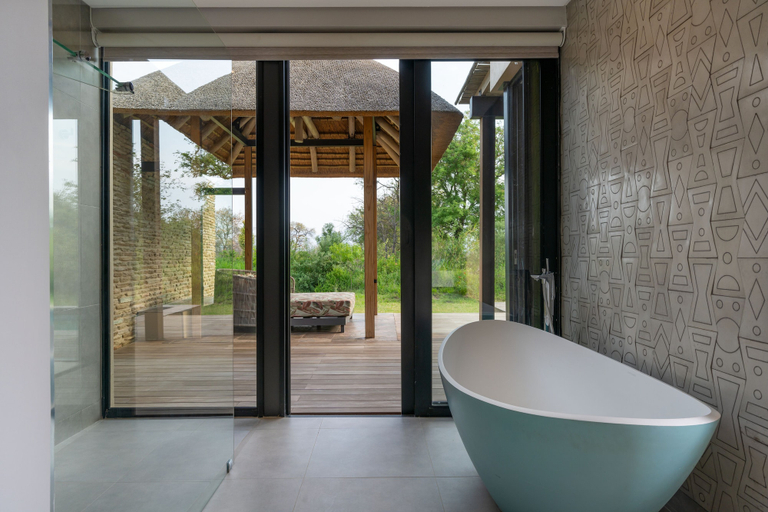 Bathroom 4, Radisson Safari Hotel Hoedspruit, Mopani