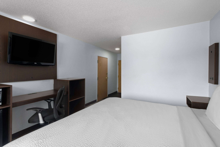 Bedroom 3, Super 8 by Wyndham Harbison/Parkridge Hospital, Lexington