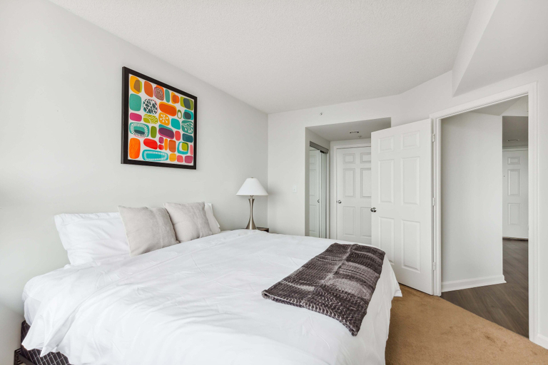 Bedroom 2, 2BR Luxury City Suite With Gym & Pool, Arlington