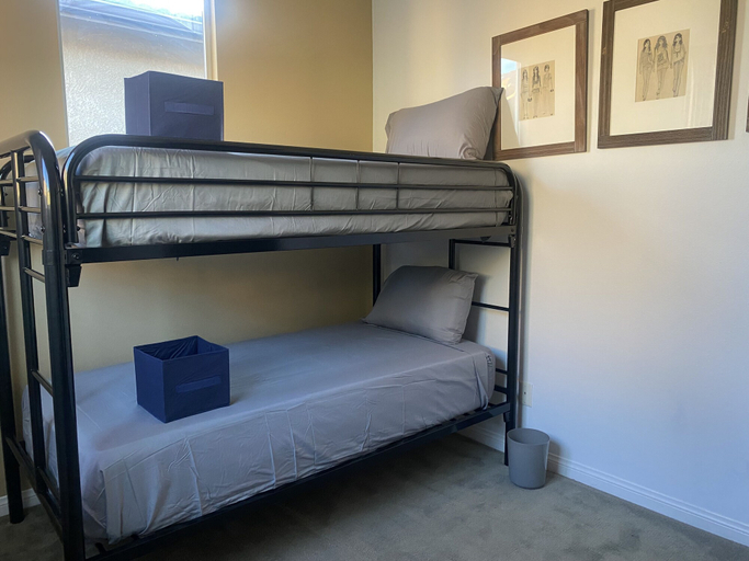 Bedroom 4, Olive Glen, Los Angeles