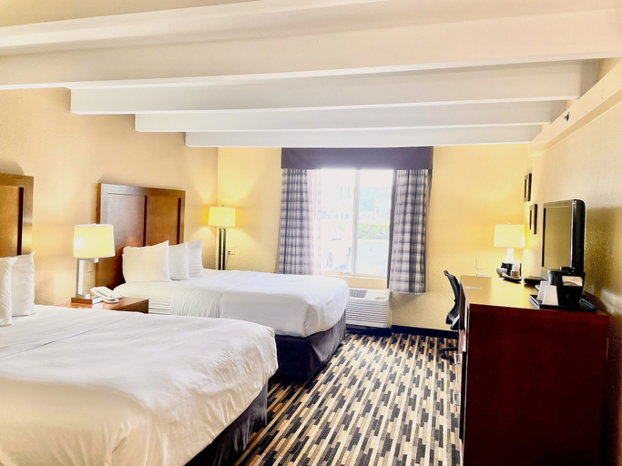 Bedroom 3, Country Inn & Suites By Radisson, Battle Creek, MI, Calhoun