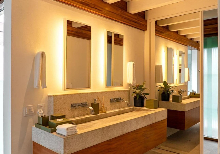 Bathroom 5, Encanto Noronhense, Fernando de Noronha