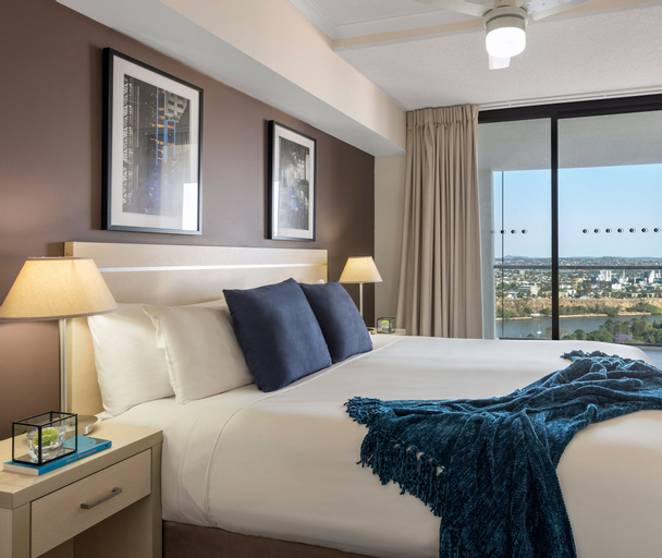 Bedroom 4, Oaks Brisbane River City Suites, Brisbane