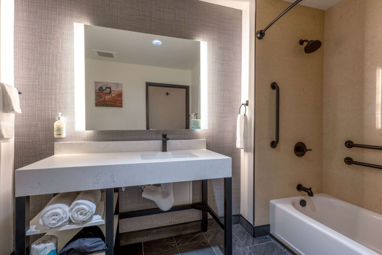 Bathroom 5, La Quinta Inn & Suites By Wyndham Yucaipa, San Bernardino