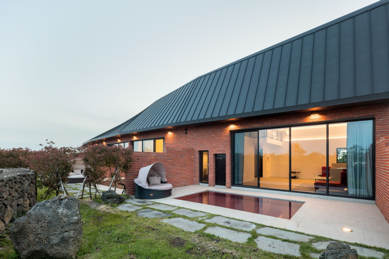 Ohyeongjae Private Pool Villa, Jeju