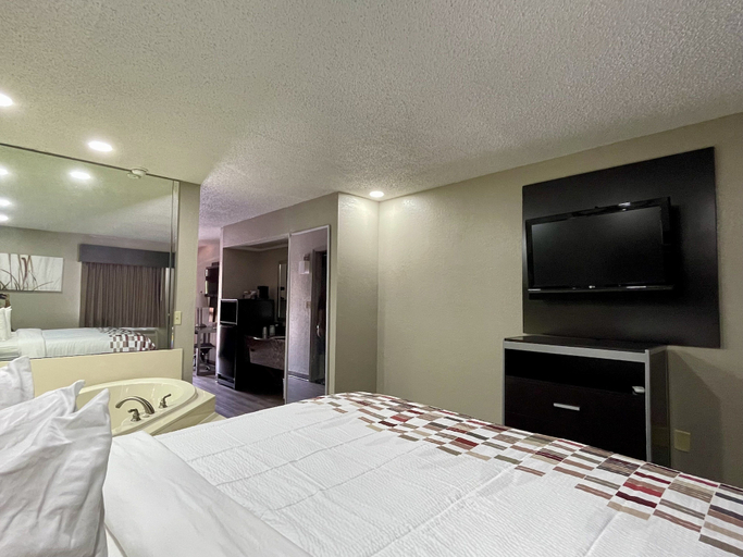 Bedroom 4, Super 8 by Wyndham Richland MS, Rankin