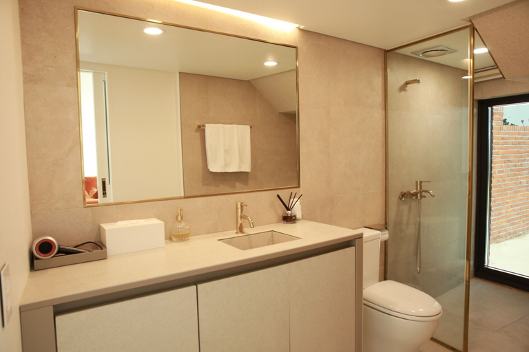 Bathroom 3, Ohyeongjae Private Pool Villa, Jeju