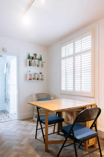 Others 3, Inviting 1BD Flat - 20 Mins to Brighton Beach!, Brighton and Hove