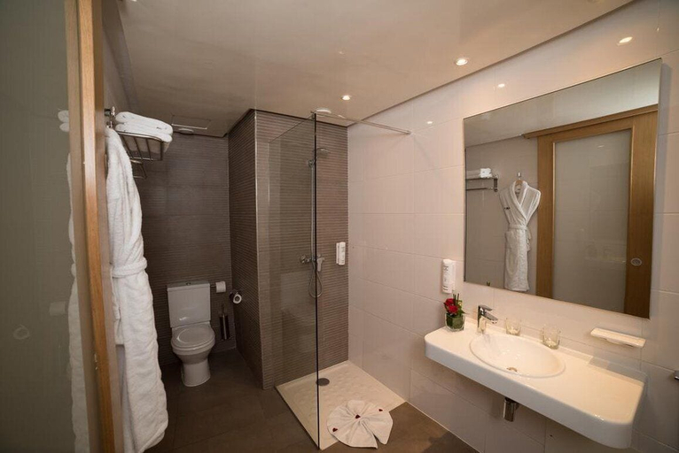 Bathroom 5, ONOMO Hotel Rabat Terminus, Rabat