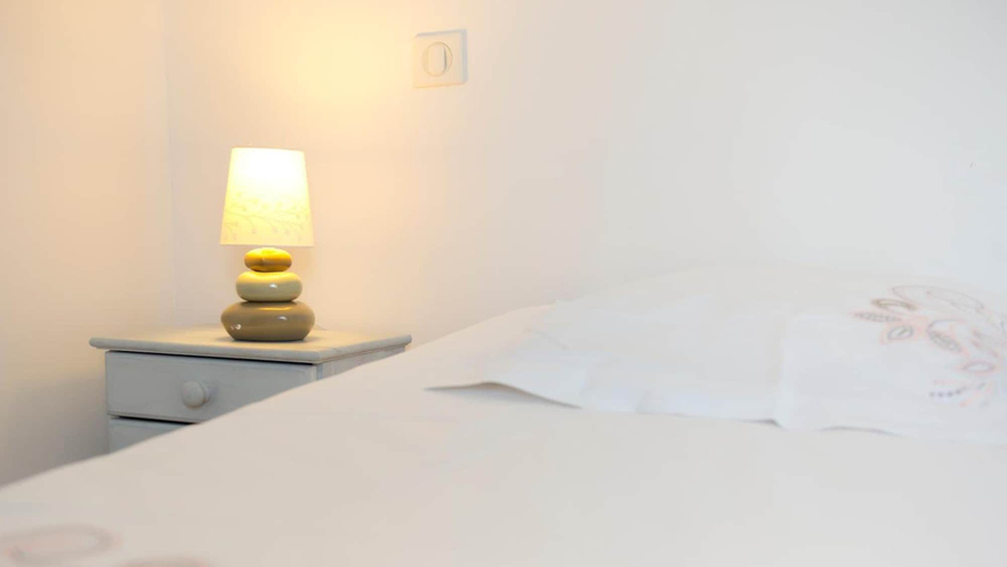 Bedroom 2, Chambres d'hôtes - Entre Dolmens et Fontaines, Aveyron