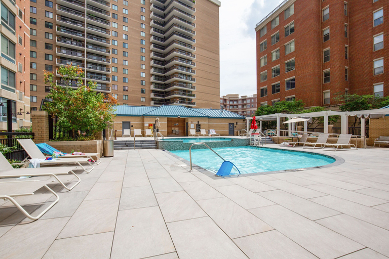 Sport & Beauty, 2BR Luxury City Suite With Gym & Pool, Arlington
