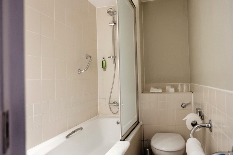 Bathroom 4, The Mad Hatter Hotel, London