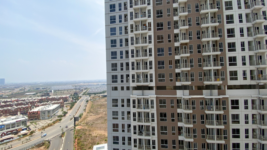 Exterior & Views, Comfy and Enjoy Studio at Tokyo Riverside PIK 2 Apartment By Travelio, Tangerang