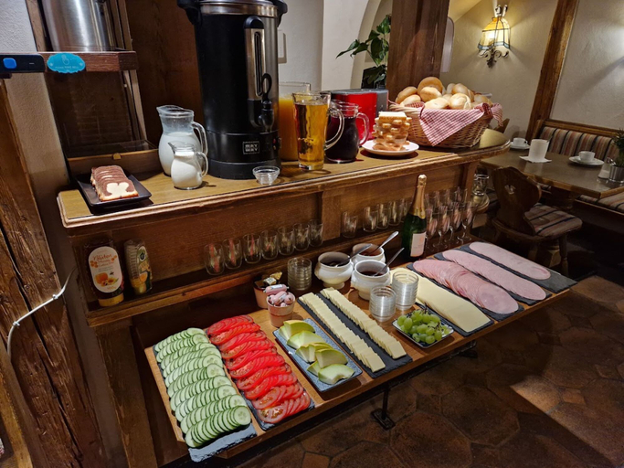 Food & Drinks 5, Pension Lederergütl, Zell am See