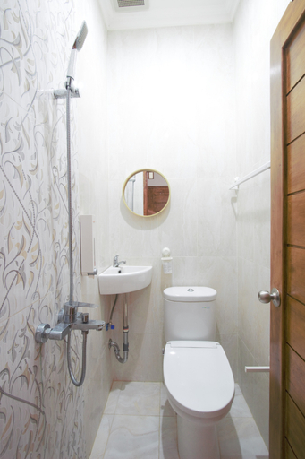 Bathroom 5, Cendhani Raras Residence, Bantul