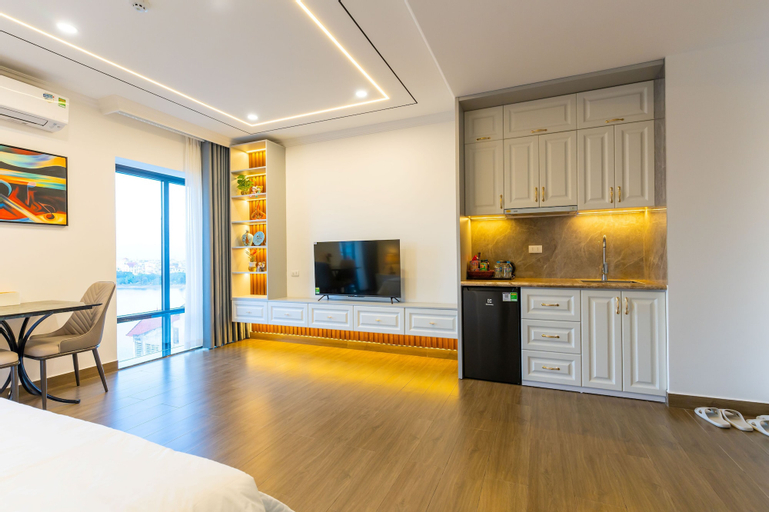 Dining Room 8