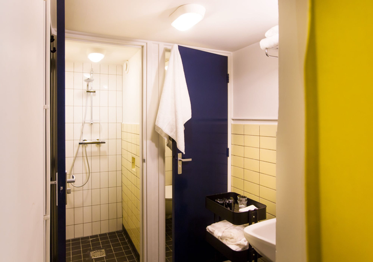 Bathroom, SWEETS - Gerben Wagenaarbrug, Amsterdam