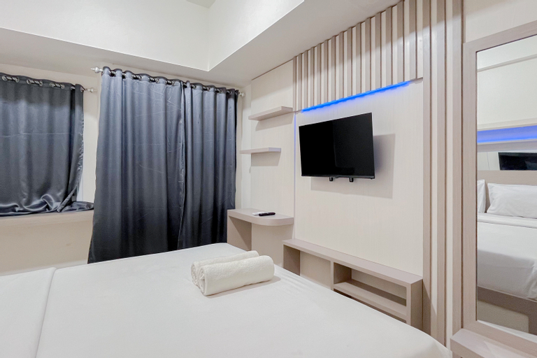 Bedroom 3, Relaxing Studio Room Vida View Makassar Apartment By Travelio, Makassar