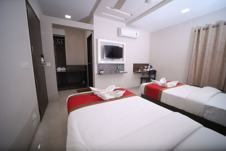 Bedroom 3, Hotel Rahul Palace Belagavi, Belgaum