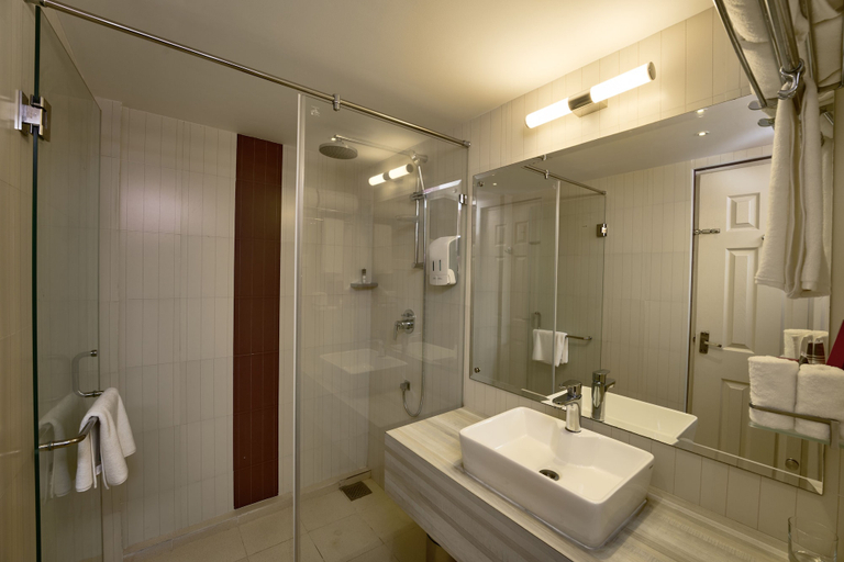 Bathroom 3, Noah Sky Suites, Ernakulam