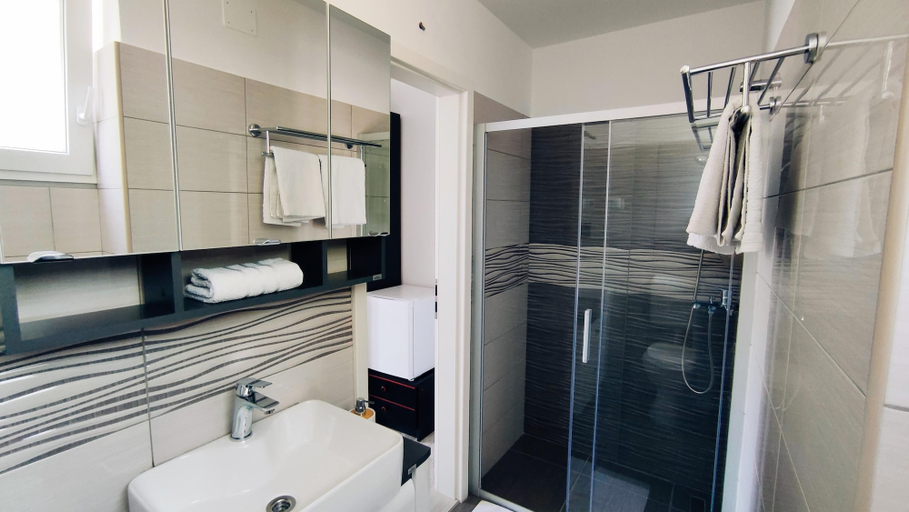 Bathroom 3, Apartment and Room Bitinada, Rovinj