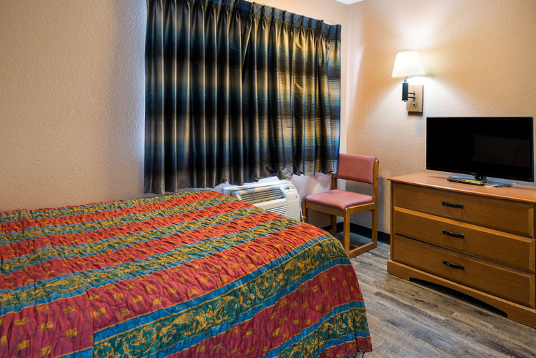 Bedroom 3, Knights Inn Grand Rapids, Kent