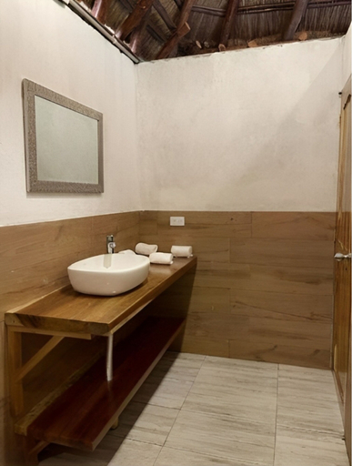 Bathroom 3, Hotel MadreSierra Parque Tayrona, Santa Marta (Dist. Esp.)