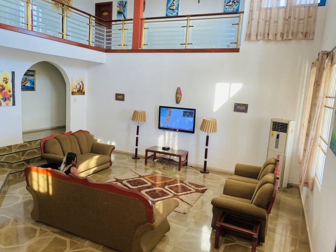 Others 5, Luxurious Ten-Bedroom Lodge Apartment, Shama Ahanta East