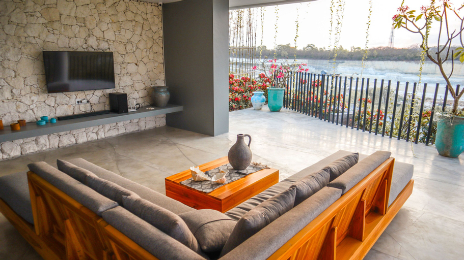 Others 3, Damai Villa, Badung