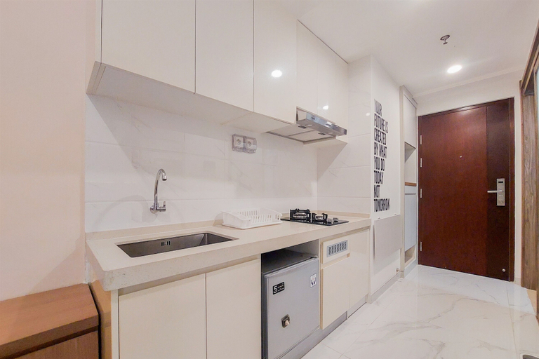 Others 3, Cozy Living and Comfy Studio Sky House BSD Apartment By Travelio, Tangerang Selatan