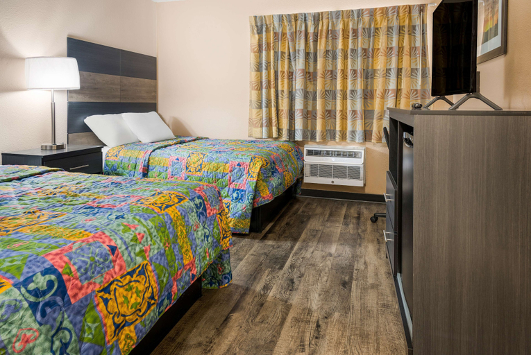 Bedroom 3, Knights Inn Grand Rapids, Kent