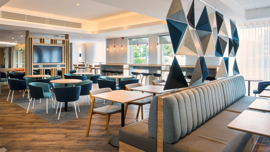 Food & Drinks 2, Holiday Inn Express OXFORD - KASSAM STADIUM by IHG, Oxfordshire