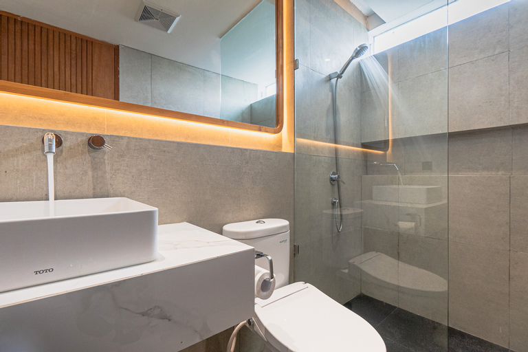 Bathroom 14