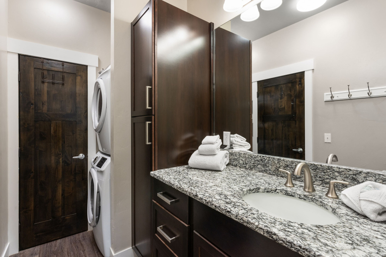 Bathroom 4, The Yellowstone Hideaway Unit C, Gallatin